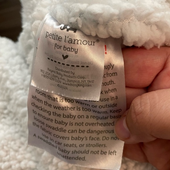 Petite L’Amour for Baby Dinosaur Print Sherpa Swaddle Blanket OS - Picture 6 of 6